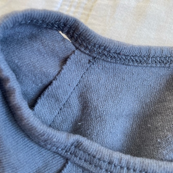 💢SOLD💢 Kindly bundle of 2 T-shirts - Picture 4 of 4